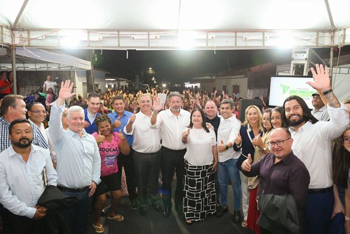 Prefeito George Clemente e deputado federal Arthur Lira entregaram a 1ª etapa do Loteamento Hélio Jatobá