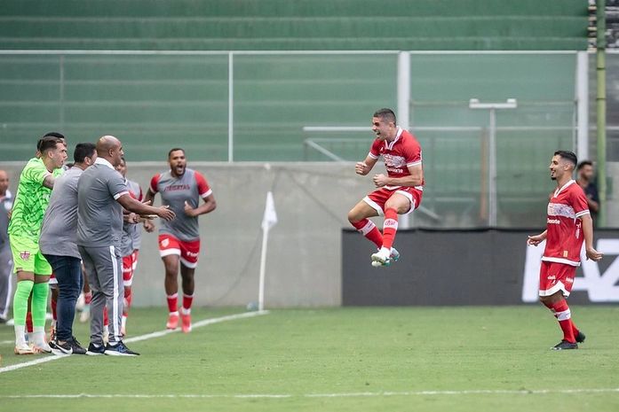 Série B: Fora de casa, CRB marca no final e vence o Athletic de virada

