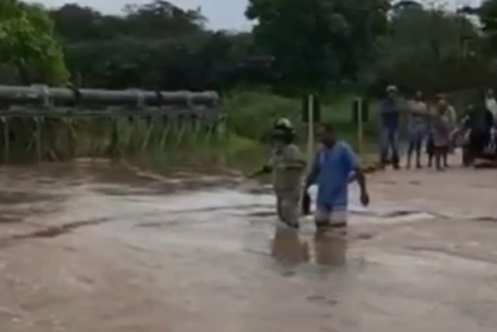 Acesso Arapiraca a Feira Grande volta a ser interditado em razão de fortes chuvas