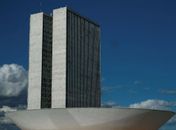 Piso salarial de enfermagem é aprovado em comissão especial da Câmara