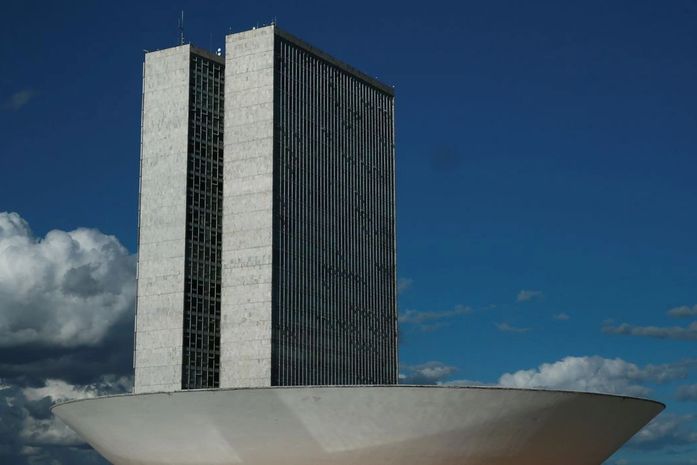 Piso salarial de enfermagem é aprovado em comissão especial da Câmara