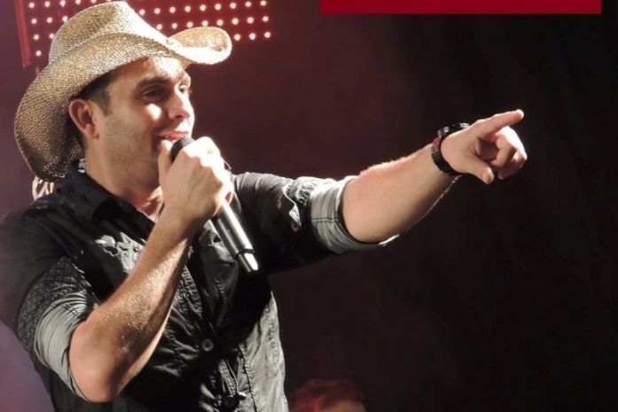 Mano Walter o alagoano que está arrebentando pelo Brasil à fora, promete agitar a festa em Minador na segunda-feira