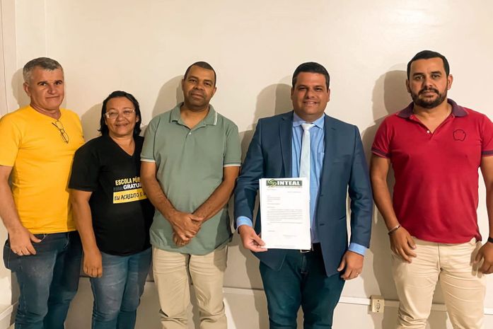 Presidente da Câmara de Arapiraca atende pedido do Sinteal e retira de pauta projeto da prefeitura que reajustava salário de professores em apenas 5%