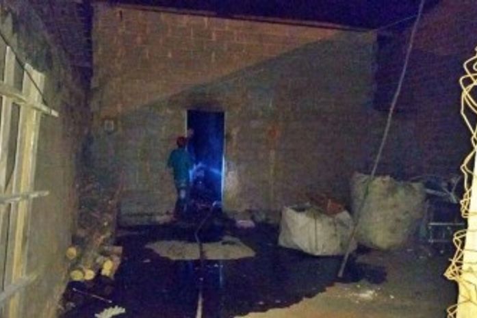 Casa ficou destruída