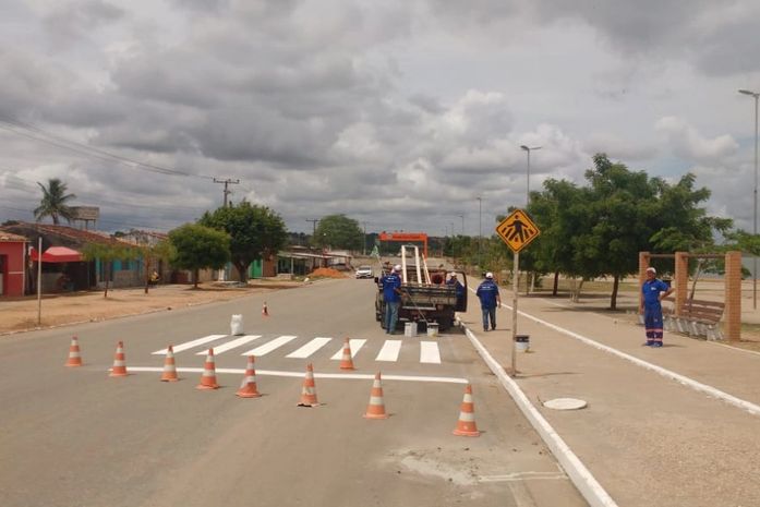 Area do Lago do Perucaba recebe sinalização de trânsito em Arapiraca