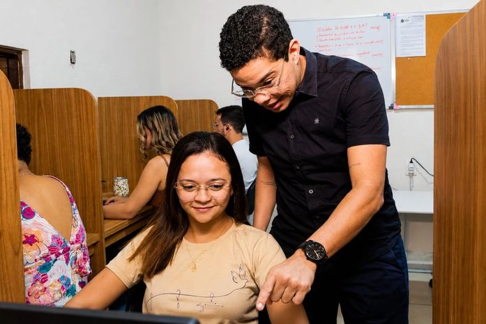 Zap Girau completa um ano com mais de 15 mil atendimentos virtuais para a população e é pioneiro no país