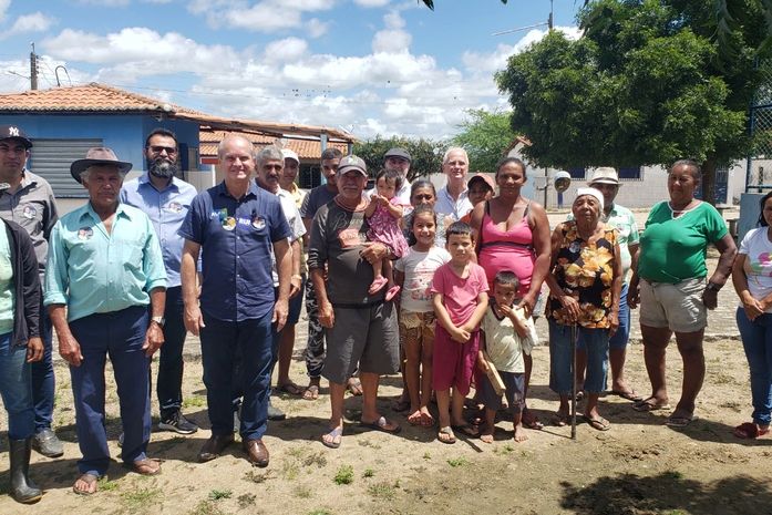 "Existe Wi-Fi na praça, mas não tem água na casa do povo", diz Alan Balbino em Canapi