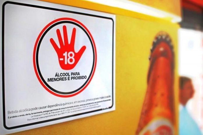 Bares e boates podem ser fiscalizados após denúncia do consumo de bebida por menores no interior 