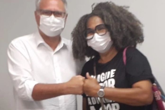 Depois do feriado, o senador, Renan Calheiros convidou essa ativista para um bate-papo, e eu fui.