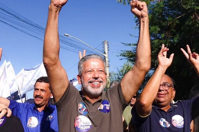 Favorito ao Senado, Arthur Lira recebe apoio da população de Limoeiro de Anadia em reconhecimento ao trabalho realizado em defesa do município e do Agreste