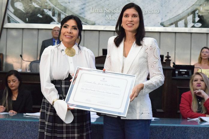 Aninha Monteiro recebe comenda da Assembleia por contribuição ao turismo e à cultura de Alagoas