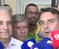 “Nosso candidato ao governo é JHC”, confirma Flávio Bolsonaro ao desembarcar em Alagoas