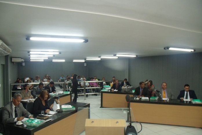 Câmara Municipal de Arapiraca realiza primeira sessão ordinária da semana