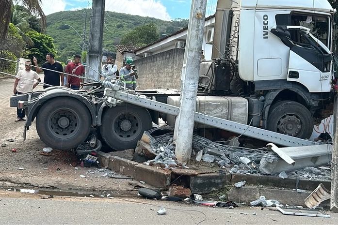 Motociclista morre após acidente com caminhão em Palmeira dos Índios