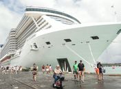 Com 5.546 mil passageiros a bordo, MSC Seashore desembarca em Maceió