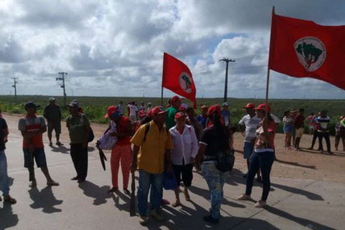 MST Fecha rodovias em Teotônio Vilela, Branquinha e Coruripe