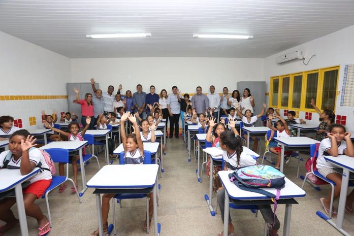 Emoção, festa e homenagens marcam a inauguração da Escola Municipal Professora Lídia Rodrigues de Oliveira