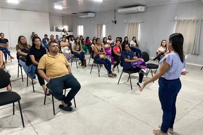 Lagoa da Canoa realiza formação de cuidadores de alunos com deficiência 
