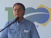 Em AL, Bolsonaro pede ajuda para aprovar projeto que fixa ICMS sobre combustíveis