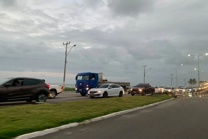 Blitz em trecho da rodovia AL-101 Sul provoca intenso engarrafamento; veja vídeo 