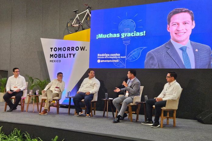 Relator de Lei que garantiu R$ 20 bilhões para mobilidade em carros elétricos e híbridos, Rodrigo faz palestra em evento mundial no México