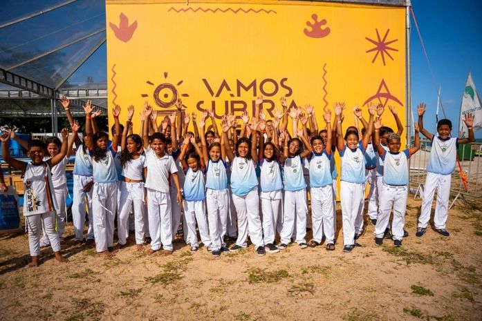 Projeto Arte Capoeira reúne 400 crianças da rede municipal em festival na Pajuçara