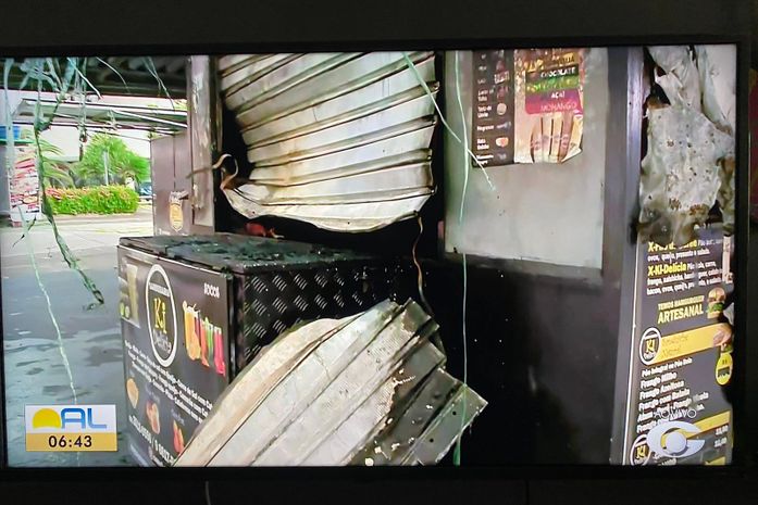 Com ponto tradicional no Stella Maris, empresário maceioense perde trailer durante incêndio