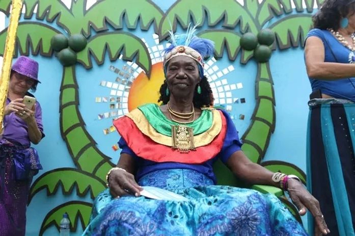 "Aos 75 anos, não imaginava que estaria recebendo o título de Doutor Honoris Causa",-diz Lia de Itamaracá