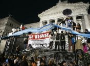 Governo Milei vai mandar boleto com custo de operação policial para manifestantes na Argentina