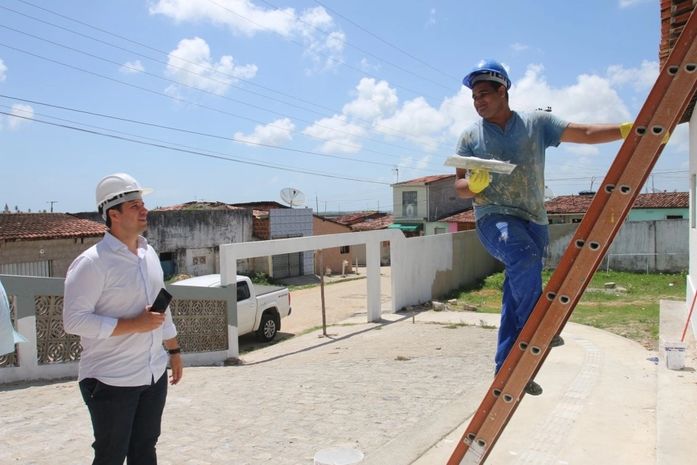 Prefeito Cacau realiza vistoria em obras do PSF da Terra da Esperança e José Dias