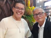 Ismael Pereira participa da noite de autógrafos do lançamento do livro 
“Minhas composições” de autoria do maestro arapiraquense Marcos Sena 
