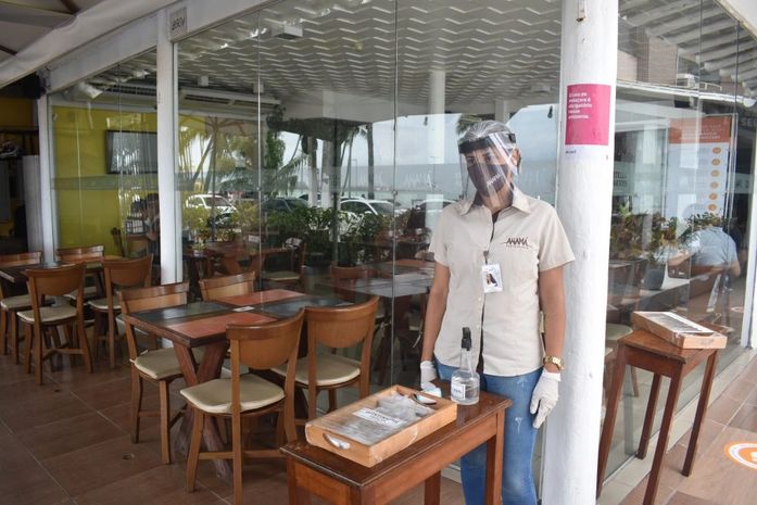 Confira como obter autorização para uso do espaço público em estabelecimentos de Maceió