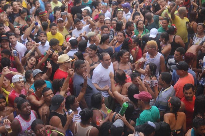 Ressaca do carnaval em Pilar reúne mais de 15 mil pessoas