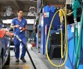 Vendas no comércio recuam 1,5% em abril, impactadas por combustíveis

