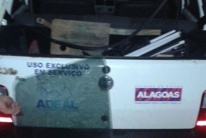 Homem é preso após arrombar carro do governo do Estado
