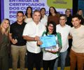 Secretaria de Educação de São Miguel dos Campos entregou mais de 360 certificados e kits profissionalizantes a alunos da EJA