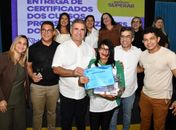 Secretaria de Educação de São Miguel dos Campos entregou mais de 360 certificados e kits profissionalizantes a alunos da EJA
