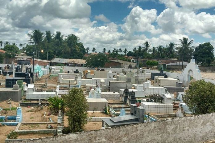 Prefeitura de Arapiraca publica novo decreto autorizando visitas aos cemitérios