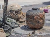 Prefeitura retira garrafas pets, botijão, capacete e outros objetos de galeria na Avenida Dona Constança