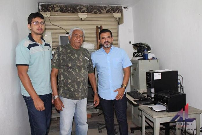 Presidente da Câmara, Maxwell Idalino e secretários da Junta Militar