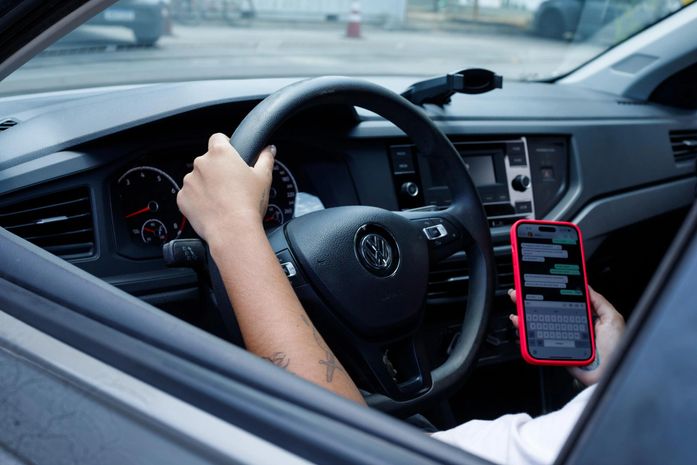 Detran registra mais de 9.400 infrações relacionadas ao uso de telefone celular este ano