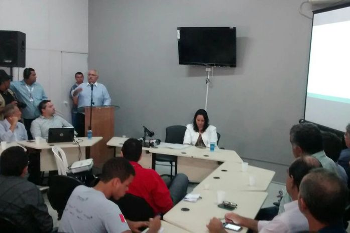 Rogério Teófilo anunciou rombo nas contas da prefeitura