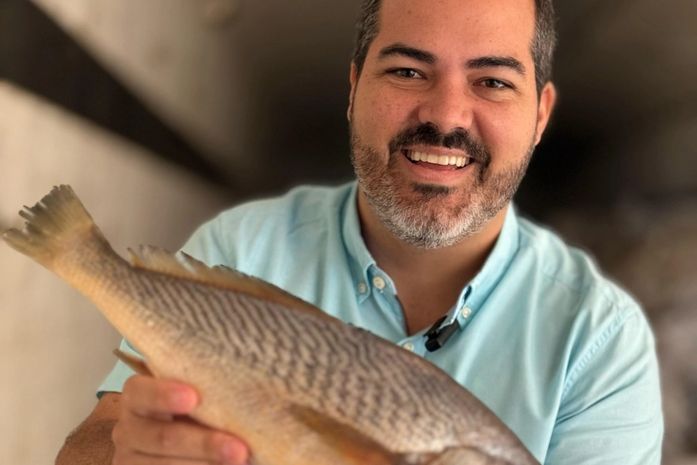Compromisso com a tradição e com o povo: Vice-prefeito Nicollas Theotonio acompanha preparativos finais para entrega de peixes da Semana Santa em Atalaia