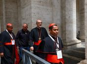 Cardeais que votam no conclave estão em Roma, diz Vaticano