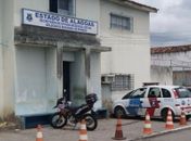 Polícia prende homem acusado de espancar mulher em Penedo