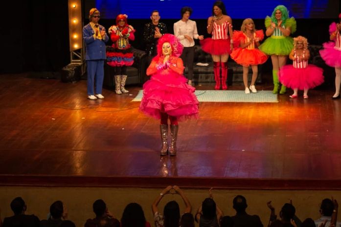 Paty Maionese comemora 19 anos de carreira com grande retorno aos palcos do Teatro Deodoro lotado