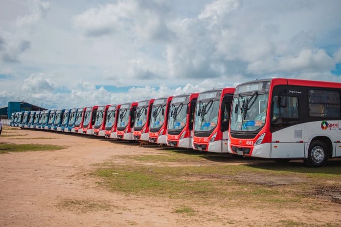 Atendimento aos usuários é ampliado com a circulação de novos ‘ônibus geladões’