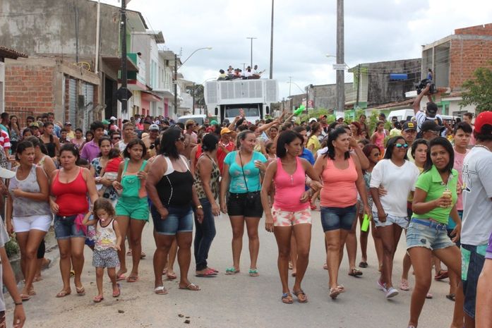 Arrastão de Carnaval é realizado na parte alta de São Miguel dos Campos