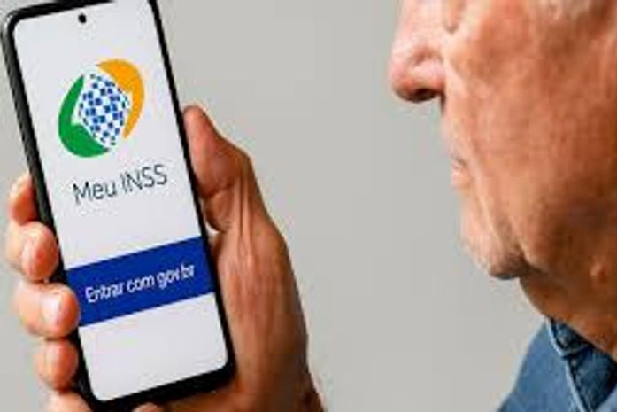 Aposentados e pensionistas do INSS em Alagoas terão o 13º salário antecipado para os meses de abril e maio; confira calendário