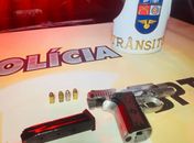 Motorista embriagado é preso e arma de fogo apreendida dentro de veículo em Maceió